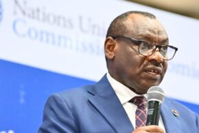 La voie de l&rsquo;Afrique vers la souveraineté sanitaire : le chef de la CEA appelle à une transformation fiscale pour financer la santé